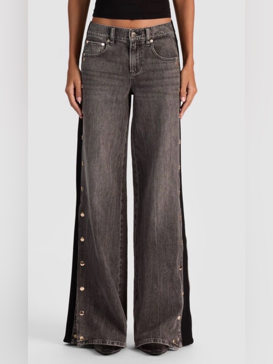 Alice + Olivia Denim - Alice and olivia Wide-Leg Snap-Trim Jeans in Washed Black